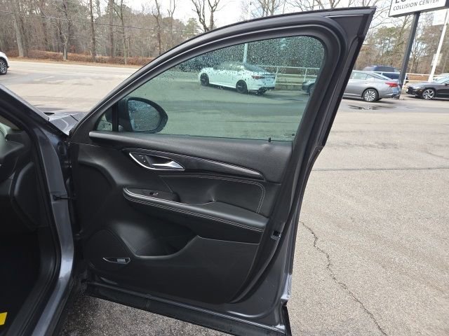 Used 2021 Buick Envision Essence w/ Technology Package I image 35