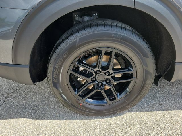 Certified 2026 Ford Explorer Active RWD image 9
