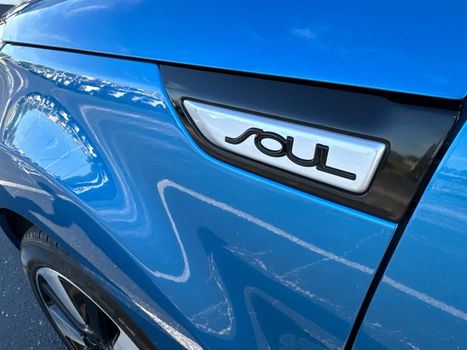 Used 2016 Kia Soul + w/ Designer's Package FWD image 10