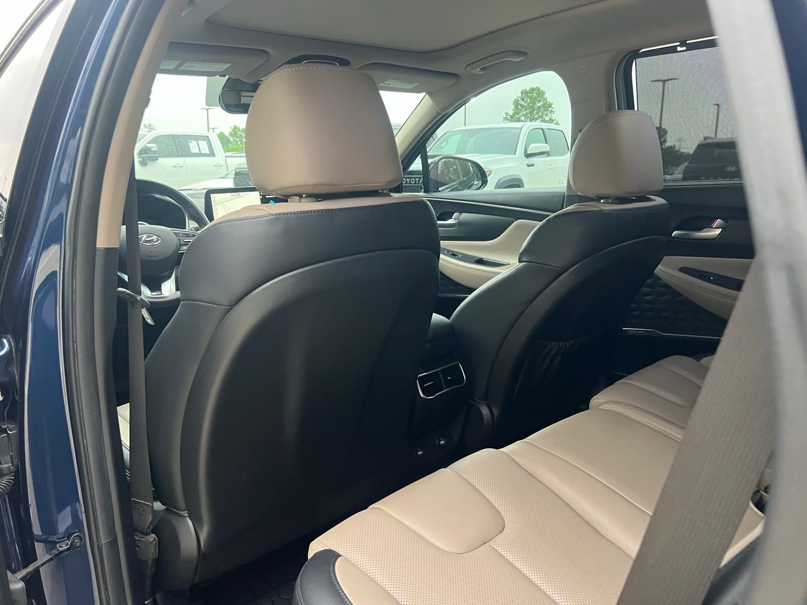 Certified 2023 Hyundai Santa Fe SEL w/ Premium Package FWD image 17