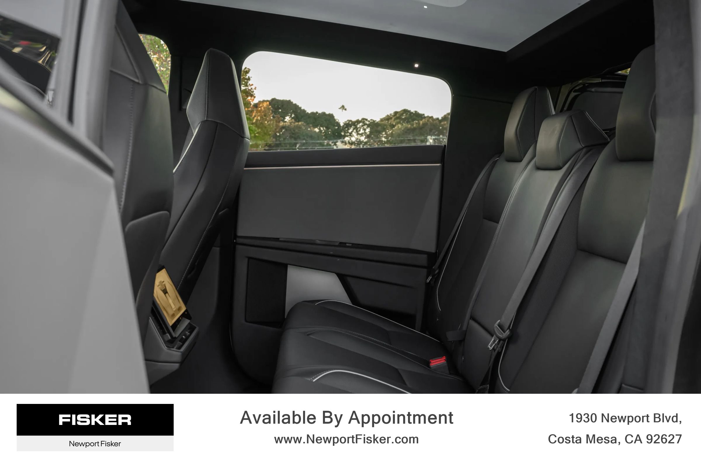 Used 2024 Tesla Cybertruck AWD Crew Cab image 17