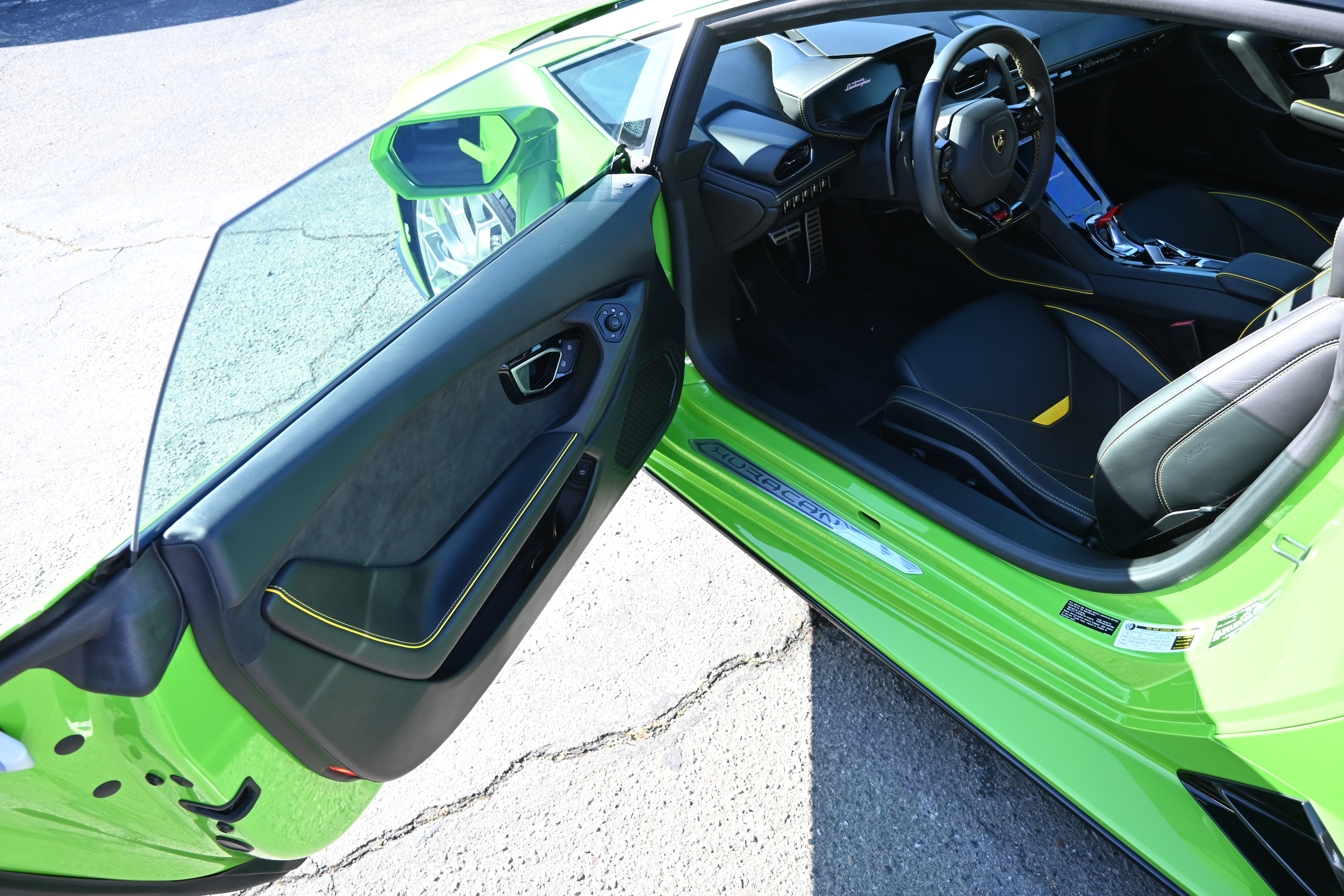 Used 2021 Lamborghini Huracan EVO RWD image 36