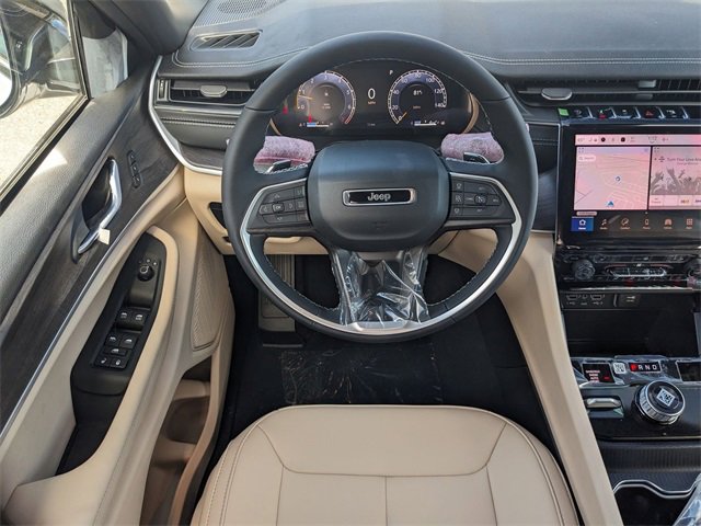 New 2025 Jeep Grand Cherokee Limited image 13