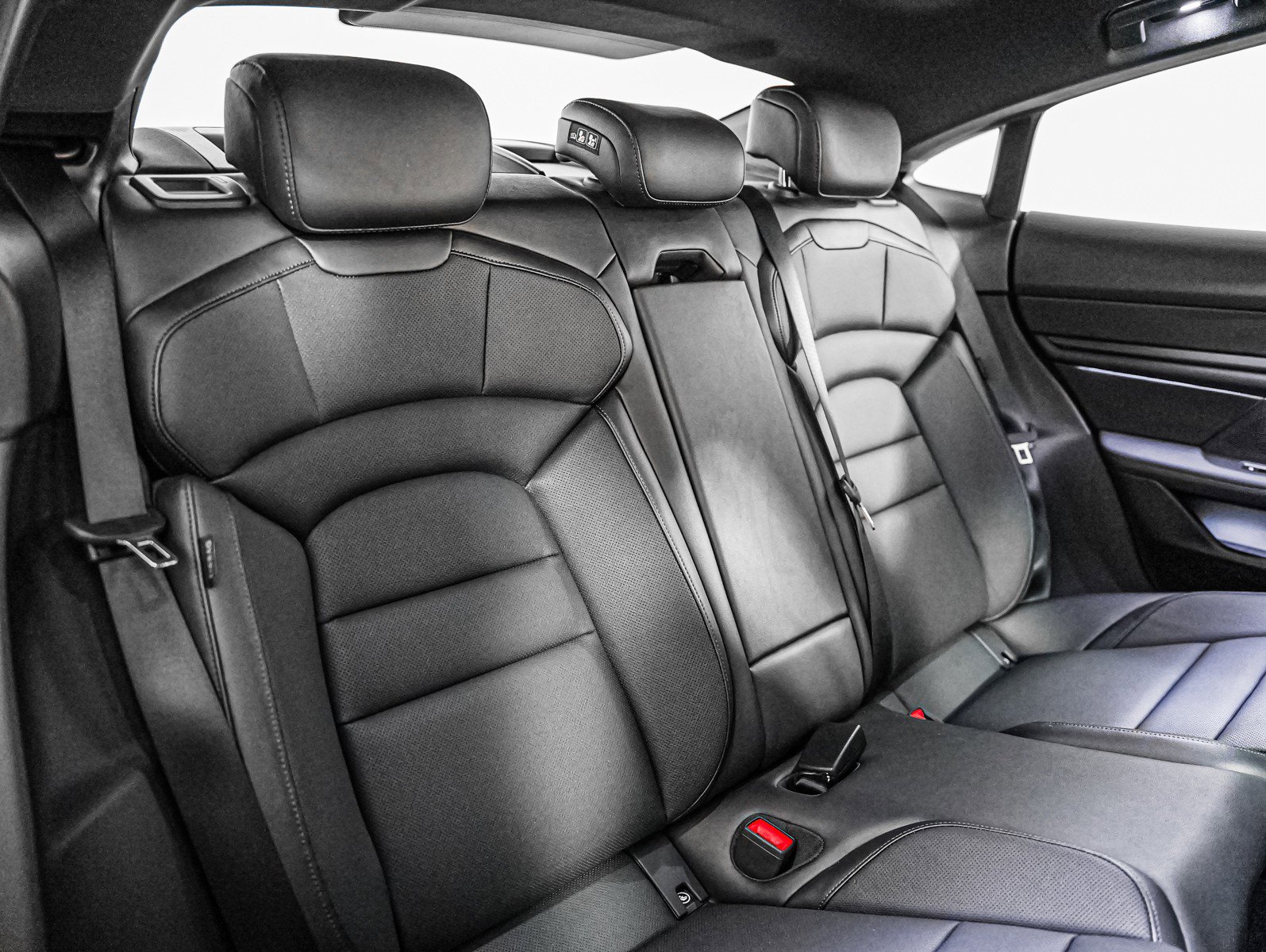 Certified 2022 Porsche Taycan 4S image 6