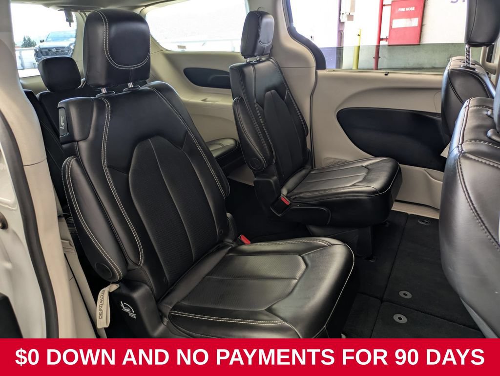 Used 2024 Chrysler Pacifica Touring-L FWD image 26