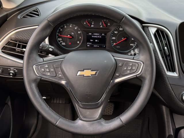 Used 2025 Chevrolet Malibu RS FWD image 13