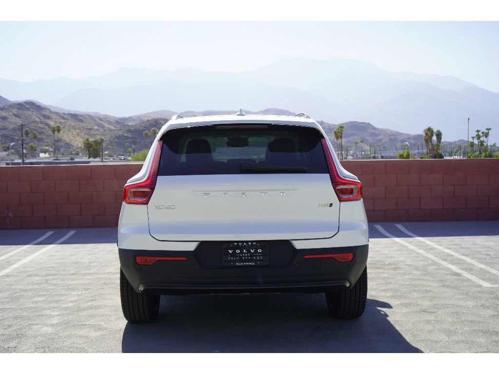 New 2026 Volvo XC40 B5 Ultra w/ Climate Package image 8