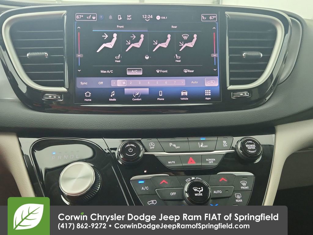 Used 2023 Chrysler Pacifica Touring-L image 25