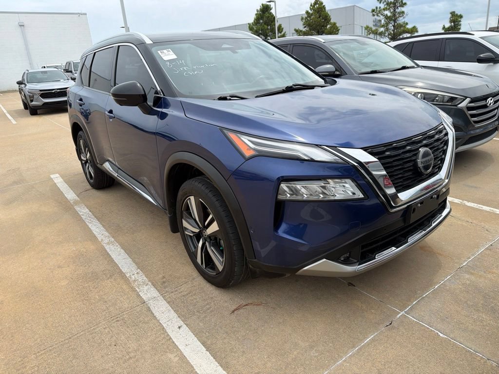 Used 2021 Nissan Rogue Platinum FWD image 3