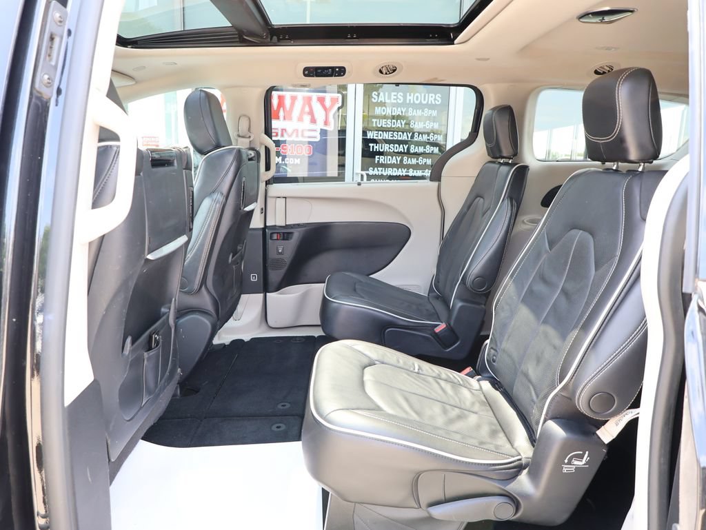 Used 2023 Chrysler Pacifica Limited w/ Uconnect Theater Family Group AWD/4WD image 23