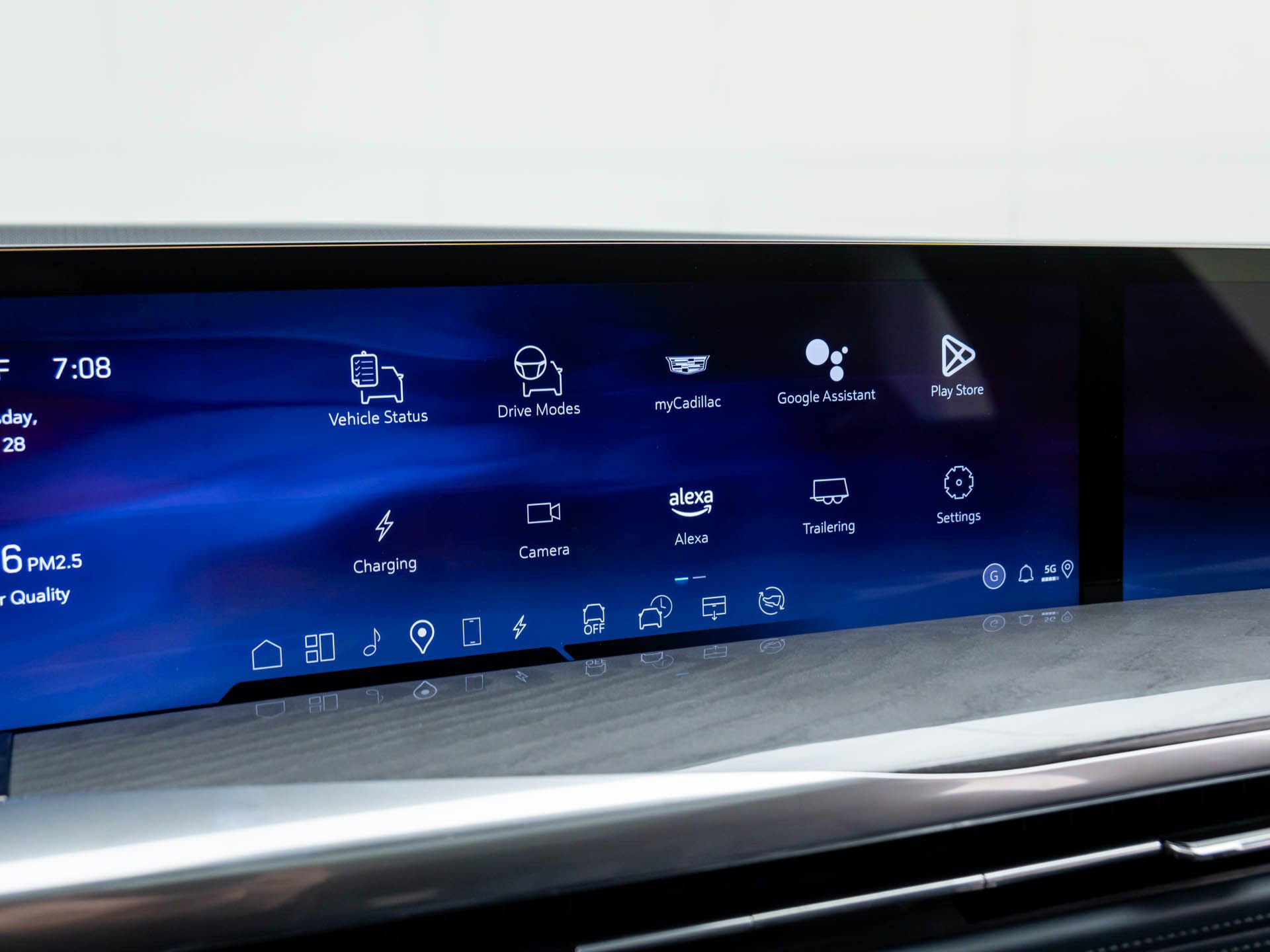 New 2025 Cadillac Escalade IQ Sport 2 w/ LPO, ONYX Package image 24