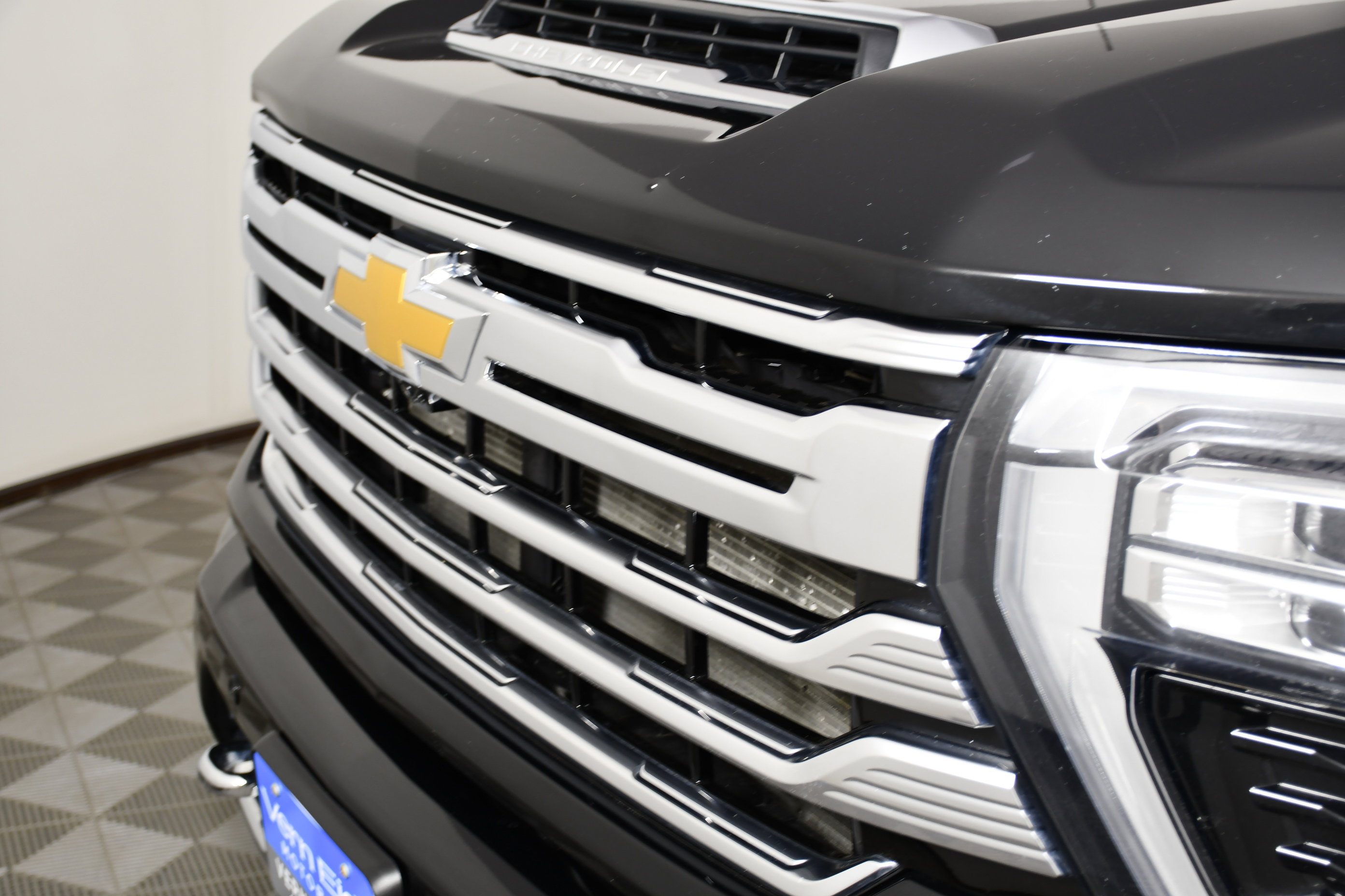 Used 2024 Chevrolet Silverado 3500 High Country w/ High Country Premium Package AWD/4WD image 11