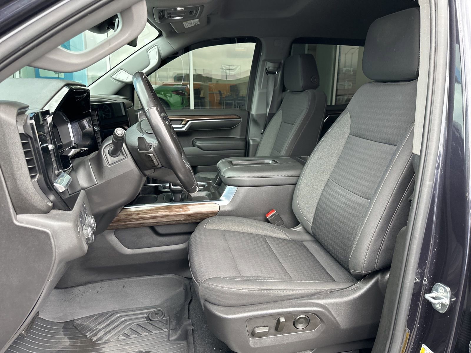 Used 2022 Chevrolet Silverado 1500 LT Trail Boss w/ Convenience Package II image 17