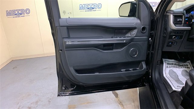 Used 2023 Ford Expedition XLT image 29