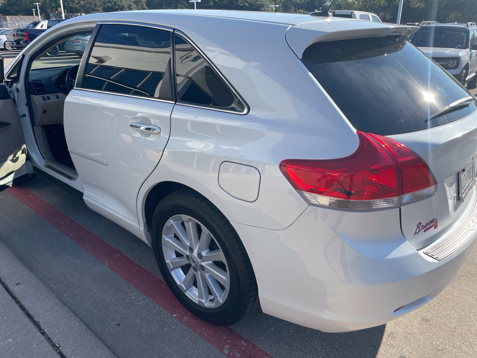 Used 2011 Toyota Venza w/ Leather Pkg FWD image 5