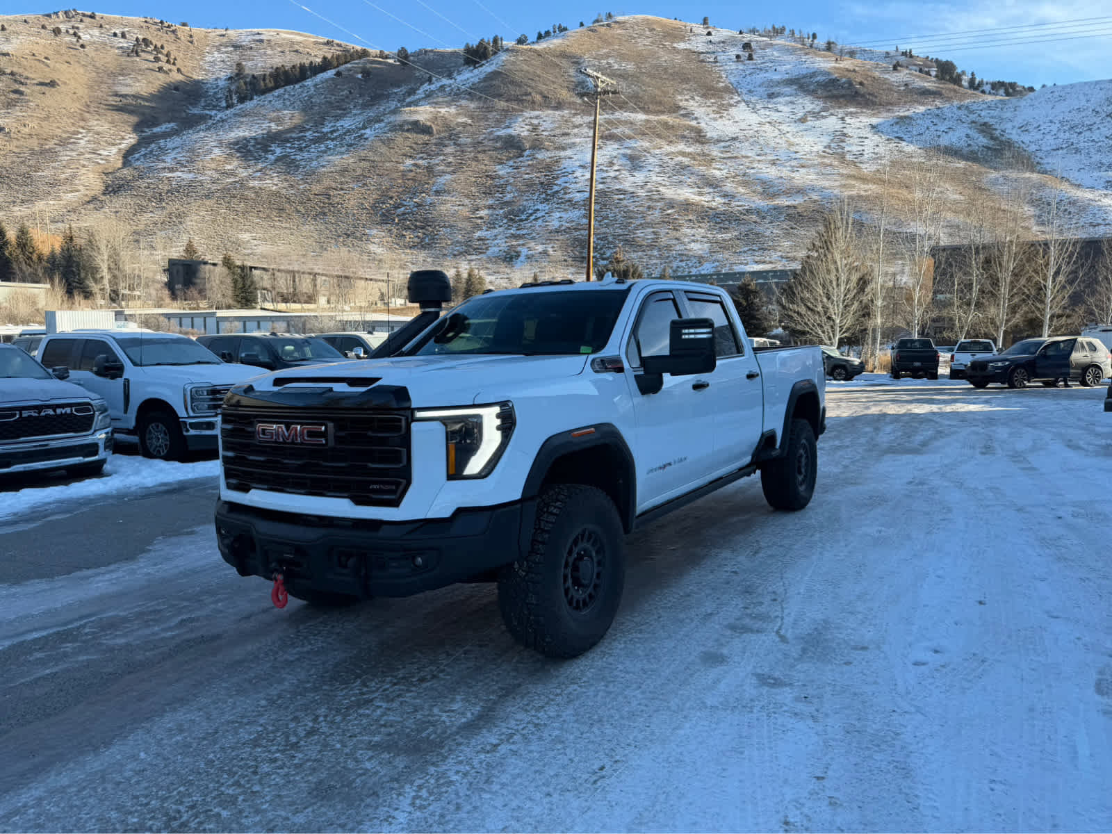 Used 2025 GMC Sierra 2500 AT4X w/ AT4X AEV Edition image 3
