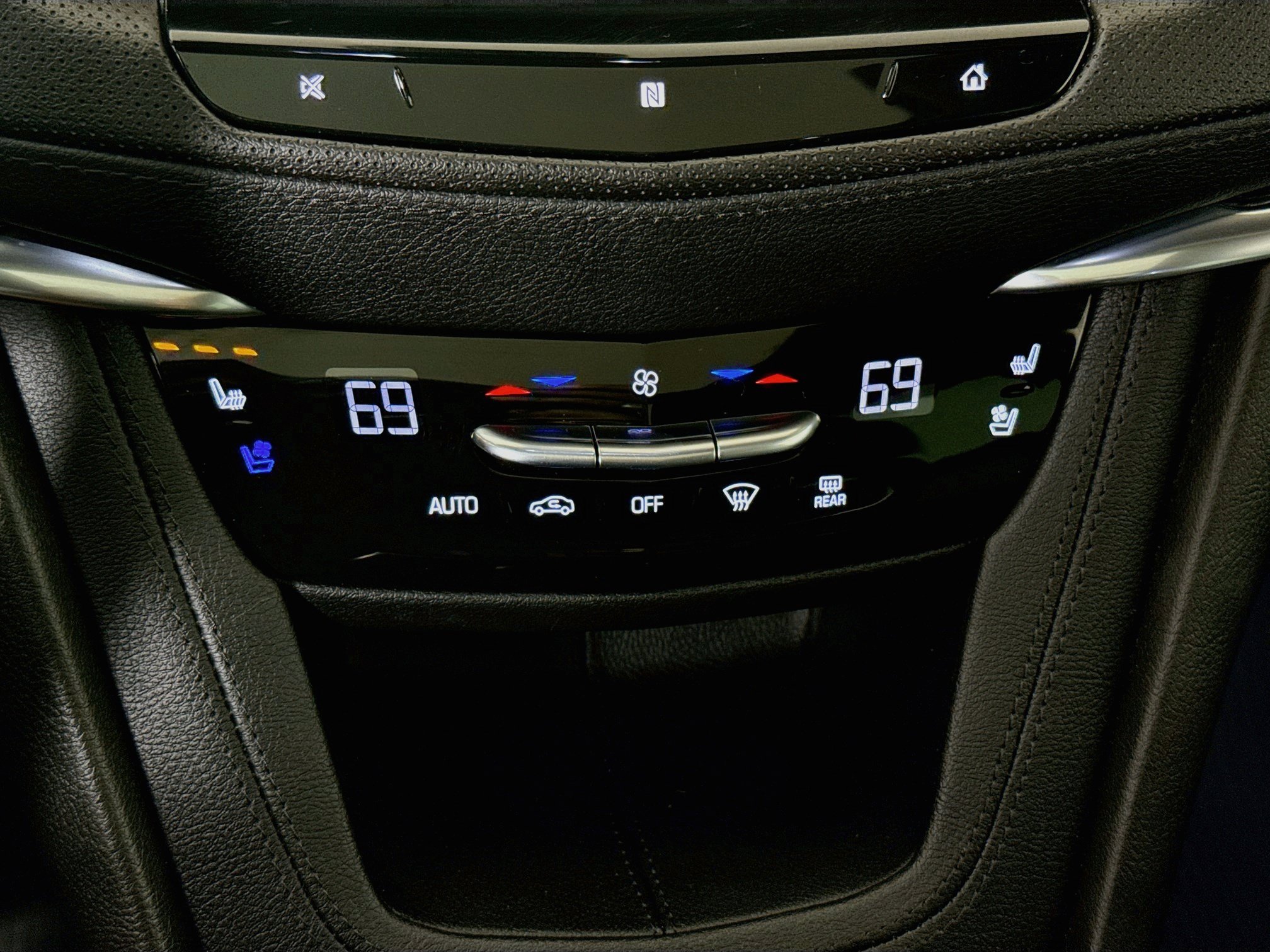 Used 2021 Cadillac XT5 Premium Luxury AWD/4WD image 18