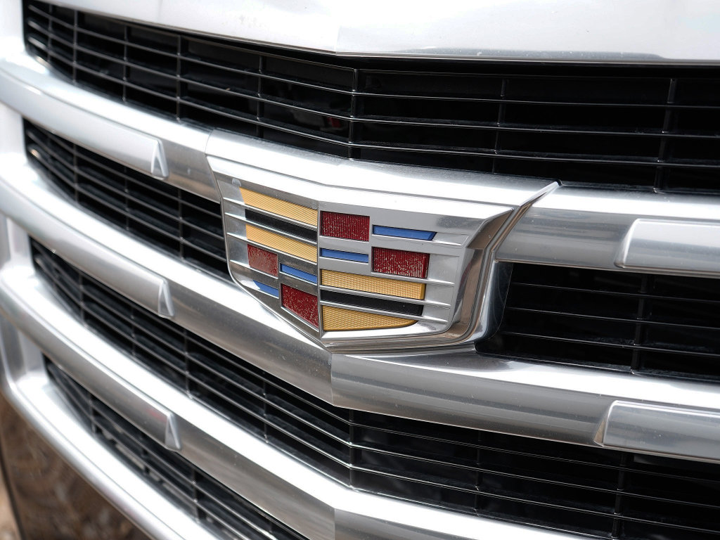 Used 2017 Cadillac Escalade ESV Premium Luxury AWD/4WD image 2