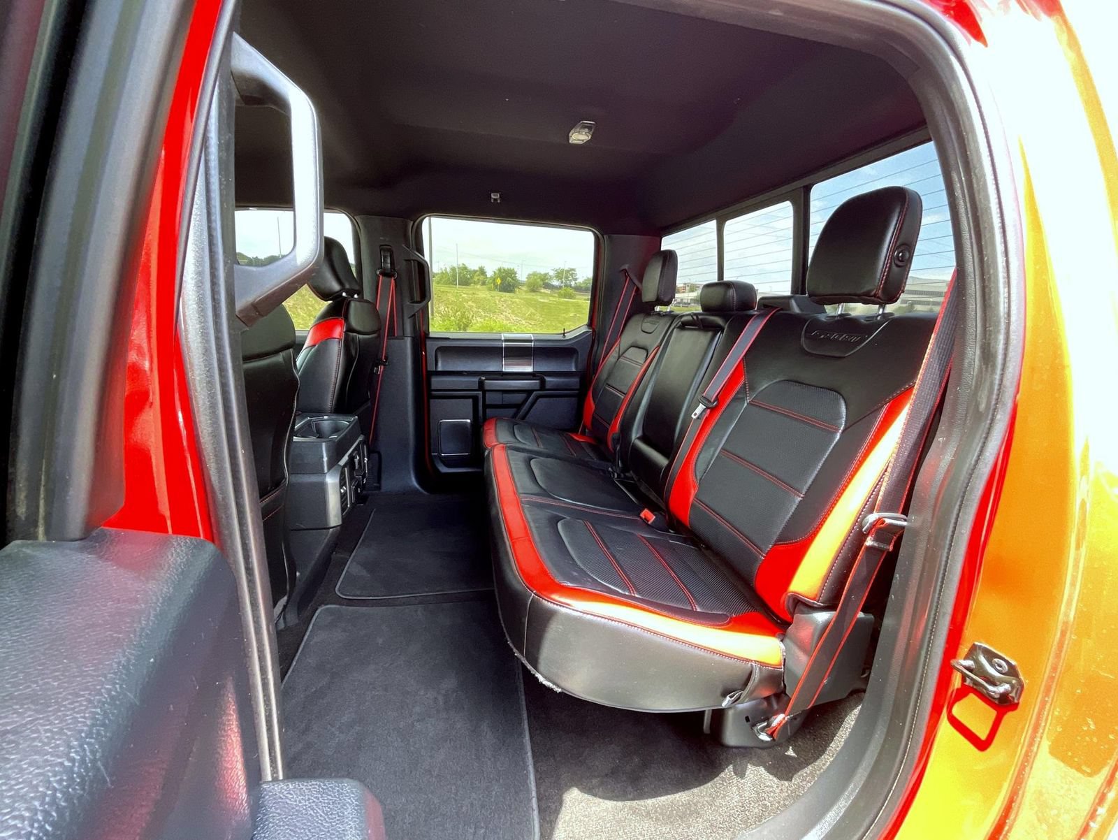 Used 2019 Ford F150 Lariat w/ Equipment Group 502A Luxury AWD/4WD image 19