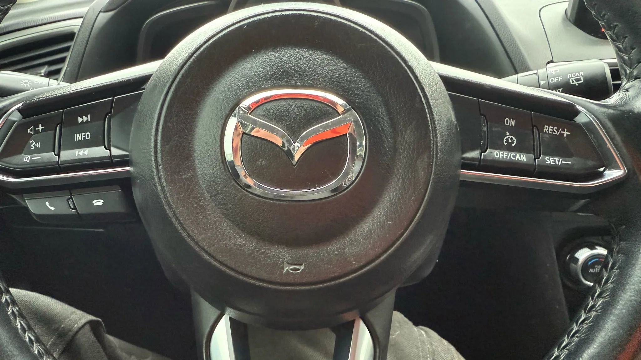 Used 2017 MAZDA MAZDA3 Touring image 20