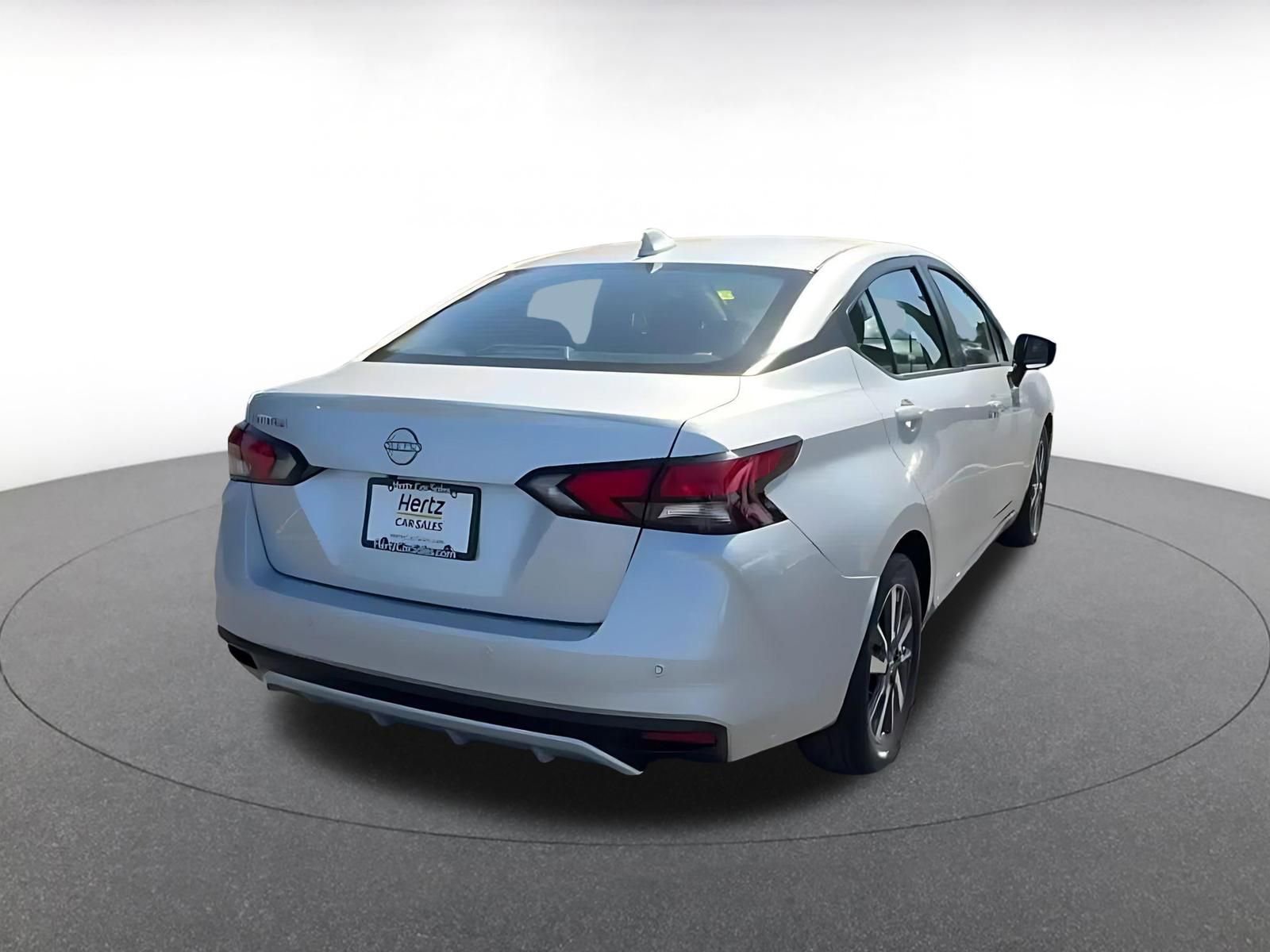 Used 2025 Nissan Versa SV image 14