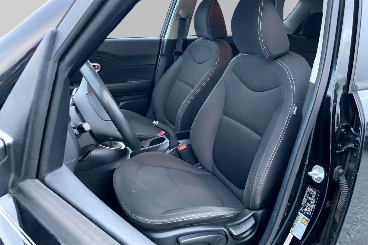 Used 2014 Kia Soul FWD image 7