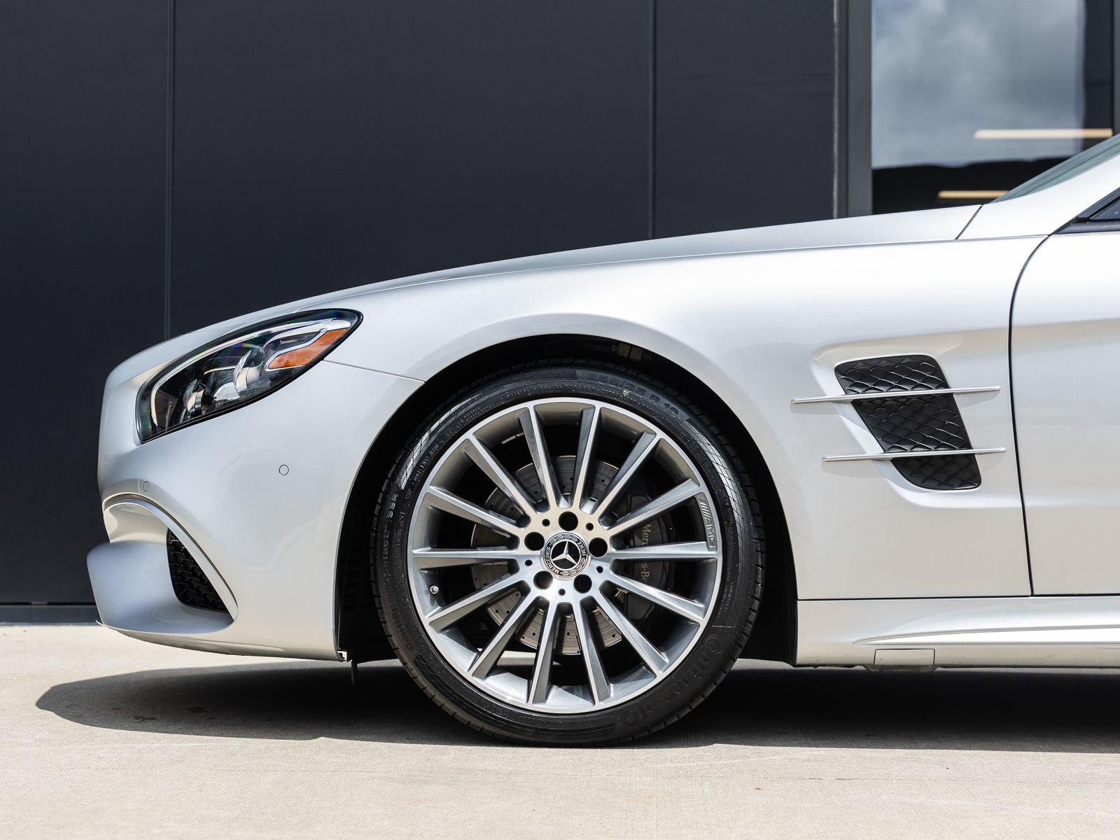 Used 2017 Mercedes-Benz SL 450 image 11