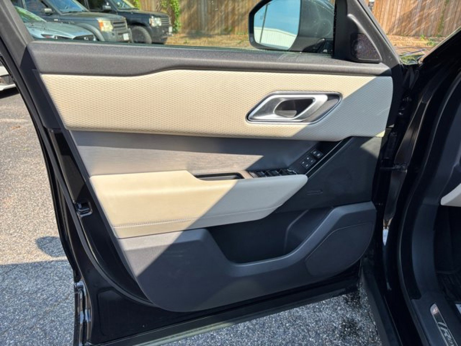 Certified 2021 Land Rover Range Rover Velar R-Dynamic S image 21