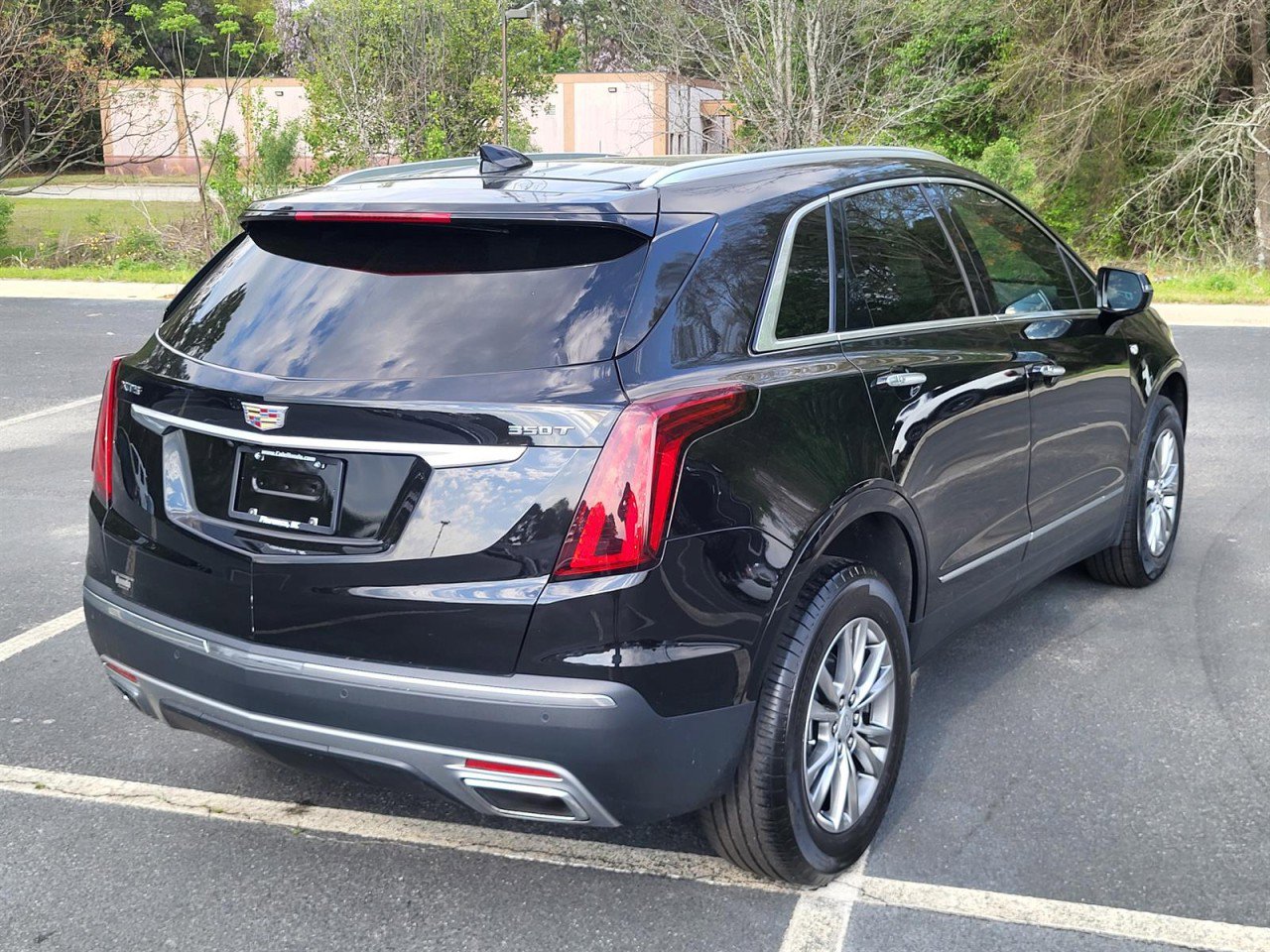 Used 2023 Cadillac XT5 Premium Luxury image 2