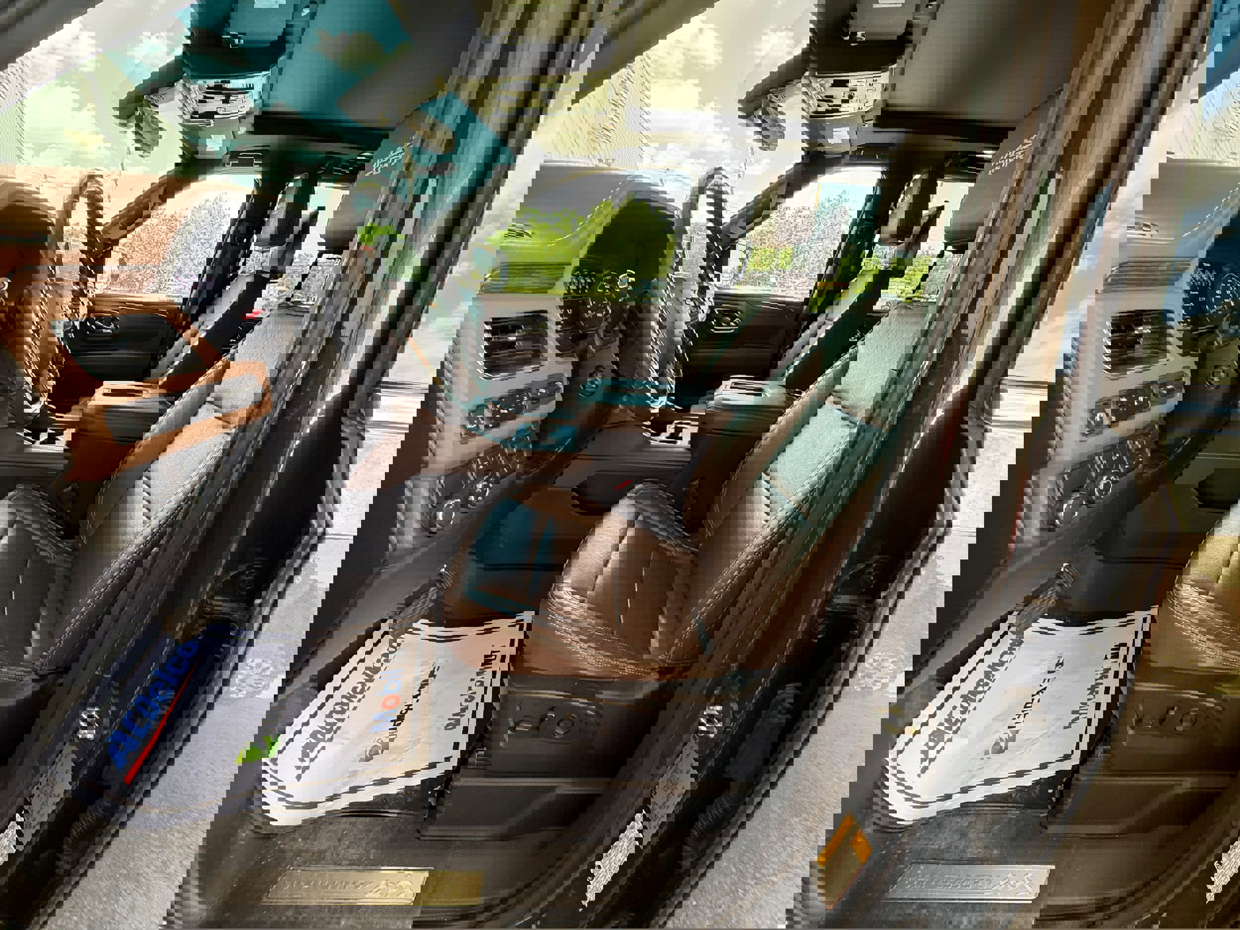 Used 2021 Chevrolet Tahoe High Country w/ Premium Package image 16