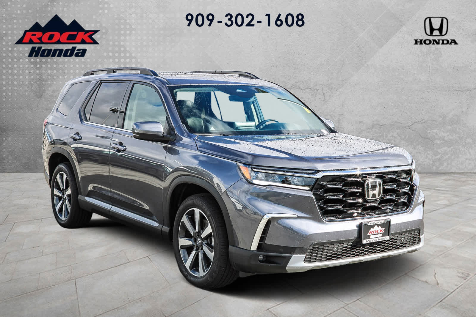 Certified 2025 Honda Pilot Touring image 3