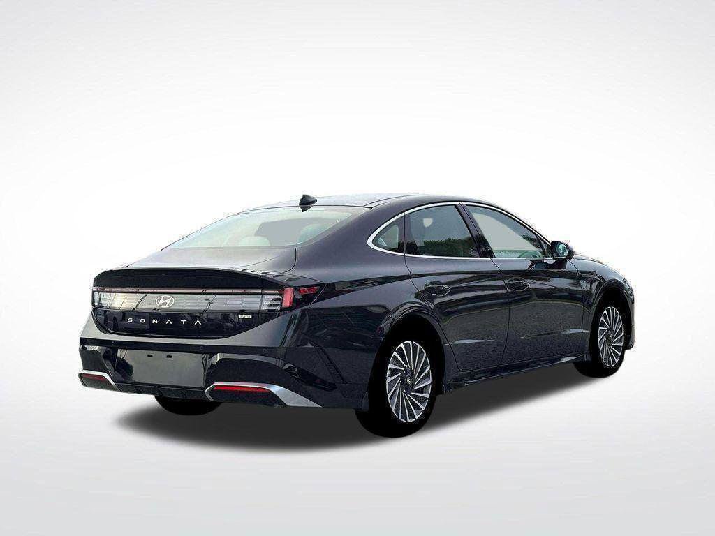 New 2026 Hyundai Sonata Limited FWD image 7