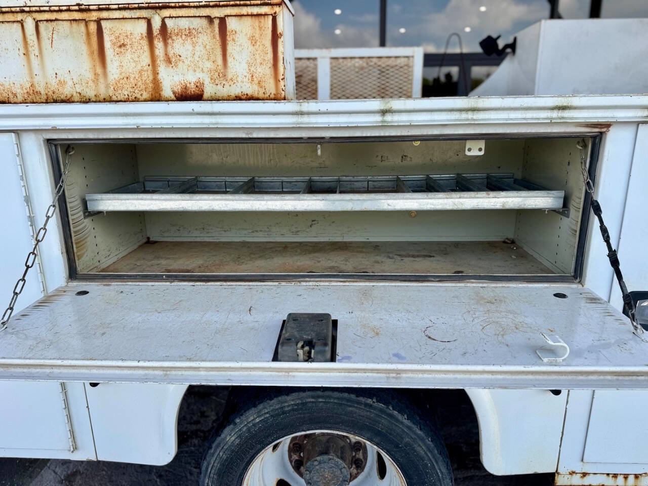 Used 2015 Ford F550 4x4 SuperCab Super Duty image 9