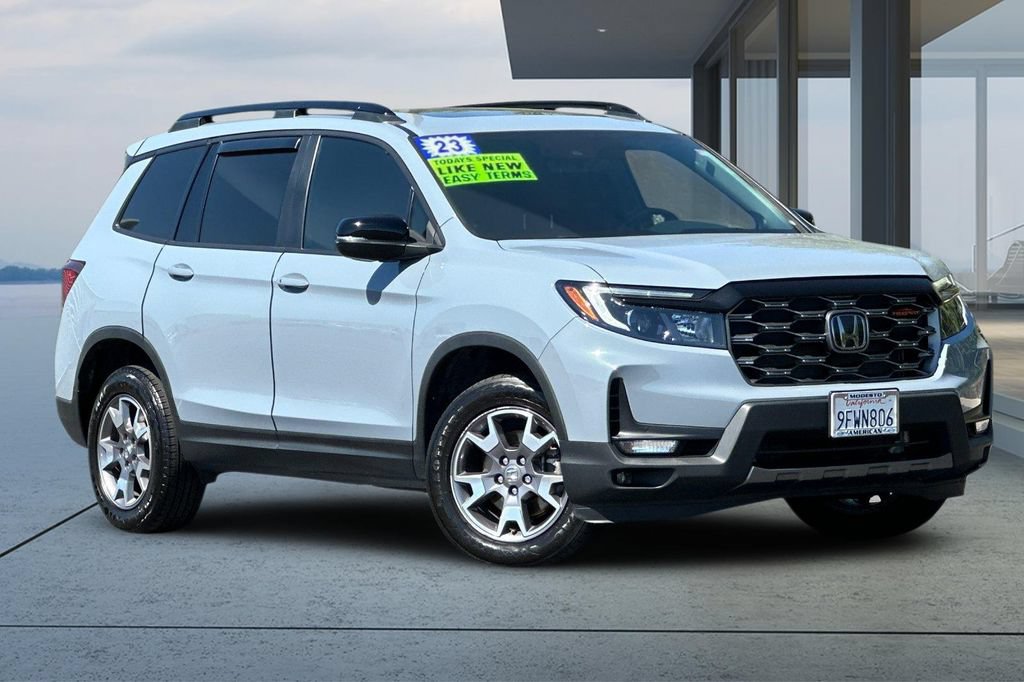 Used 2023 Honda Passport TrailSport image 3
