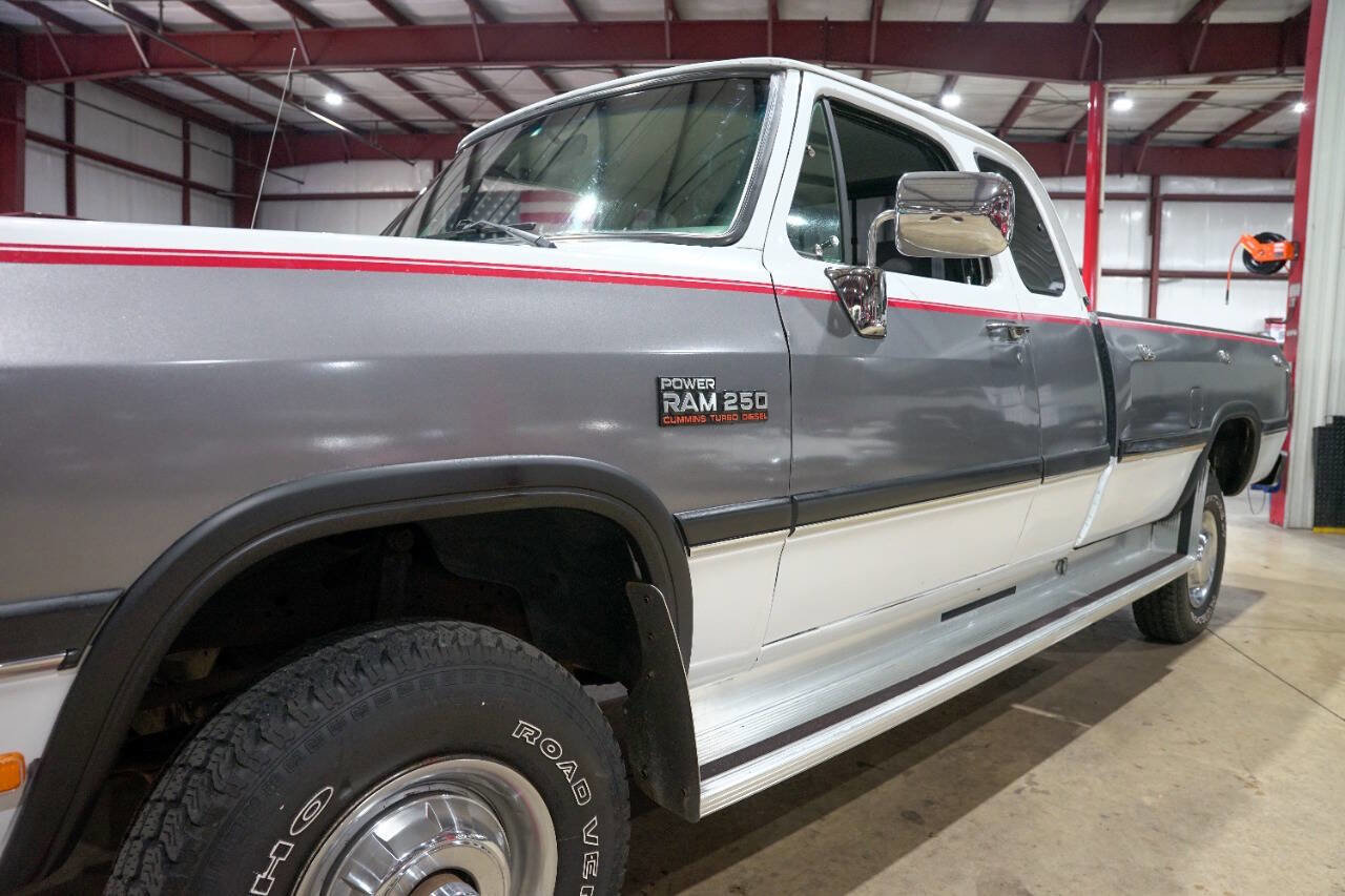 Used 1992 Dodge D/W Truck 250 image 35