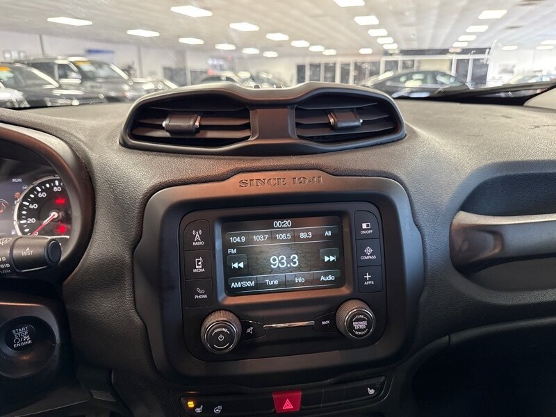 Used 2016 Jeep Renegade Limited FWD image 16