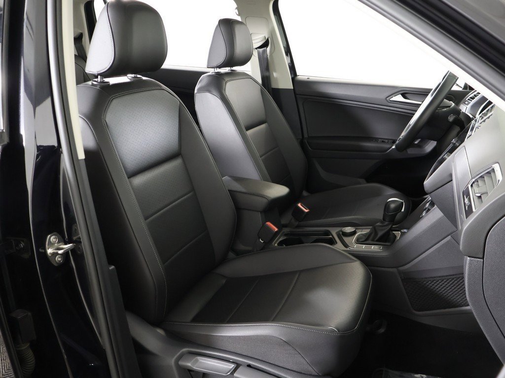 Used 2020 Volkswagen Tiguan SE image 30