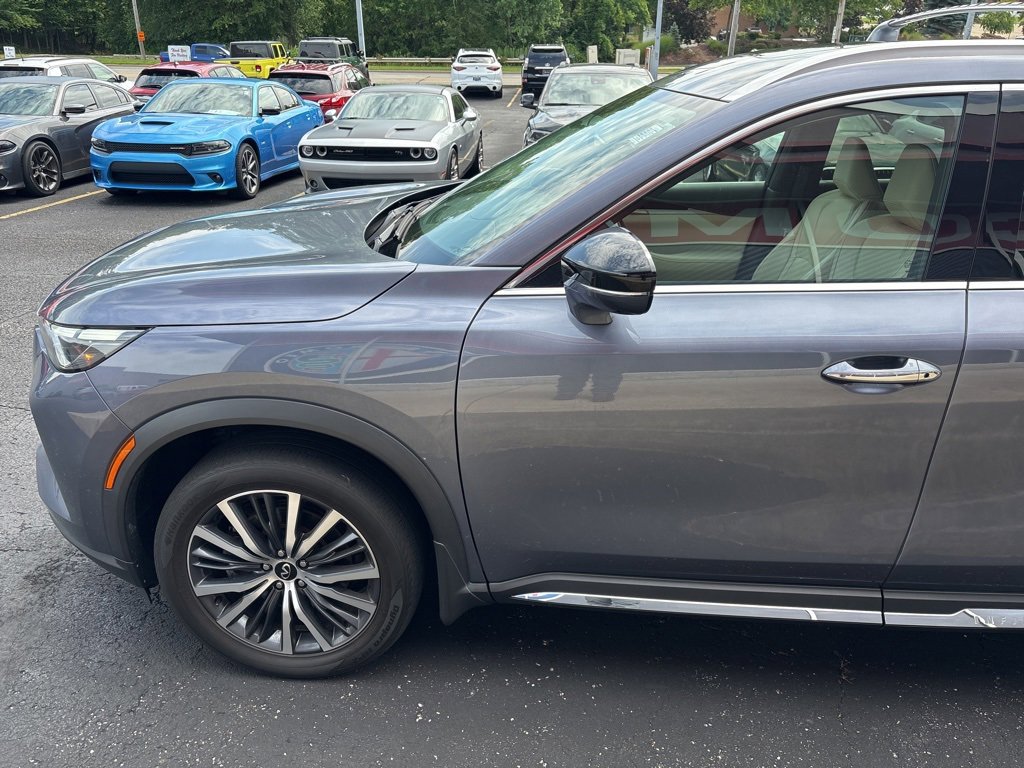 Used 2023 INFINITI QX60 Sensory w/ Cargo Package image 11