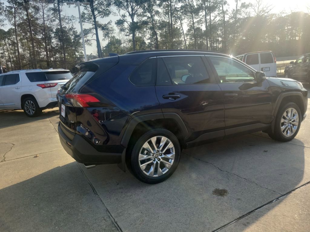 Certified 2022 Toyota RAV4 XLE Premium image 8