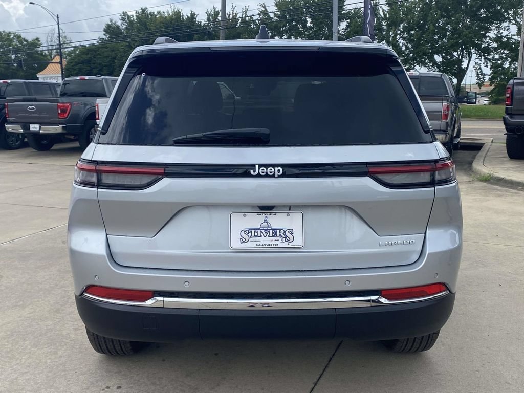 New 2026 Jeep Grand Cherokee Laredo RWD image 6