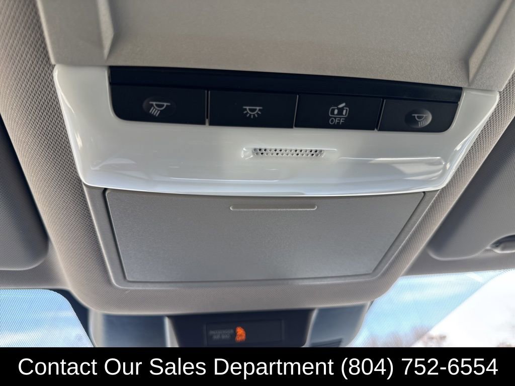 Used 2025 Nissan Rogue S image 23