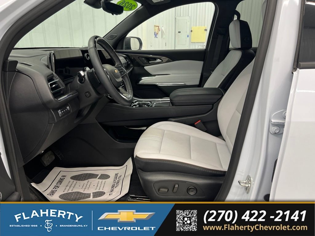 Used 2026 Chevrolet Traverse High Country AWD/4WD image 9