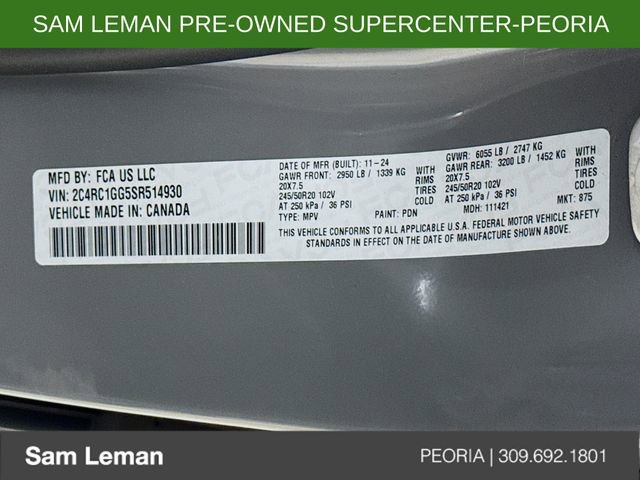 Used 2025 Chrysler Pacifica Limited image 33