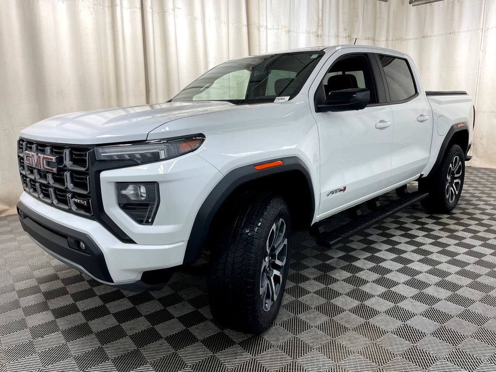Certified 2024 GMC Canyon AT4 w/ AT4 Premium Package AWD/4WD image 19