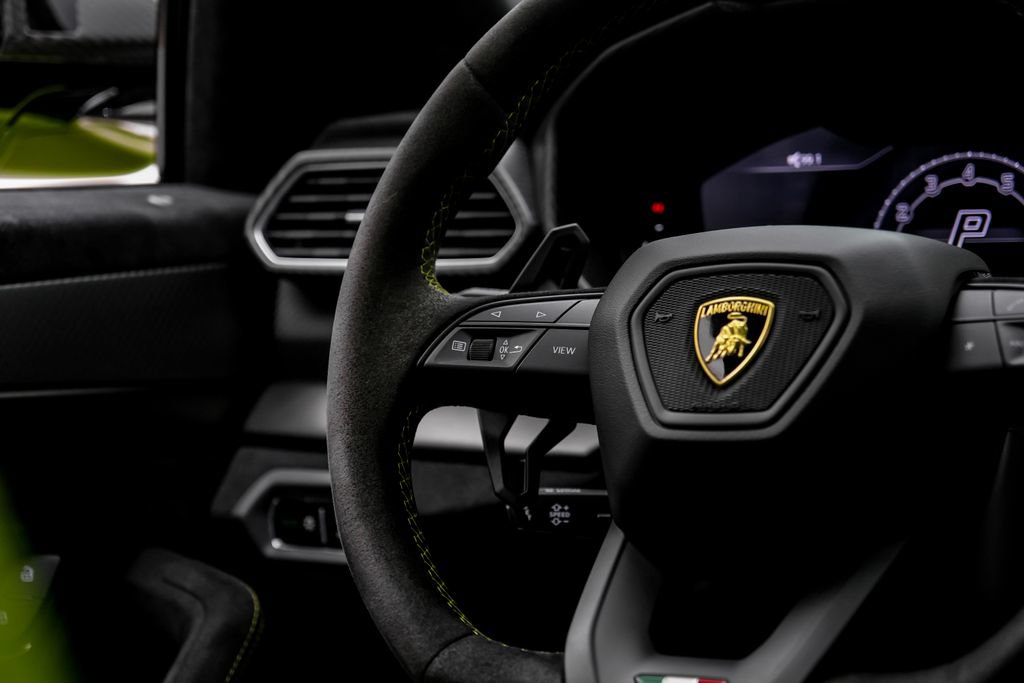Used 2023 Lamborghini Urus Performante AWD/4WD image 20
