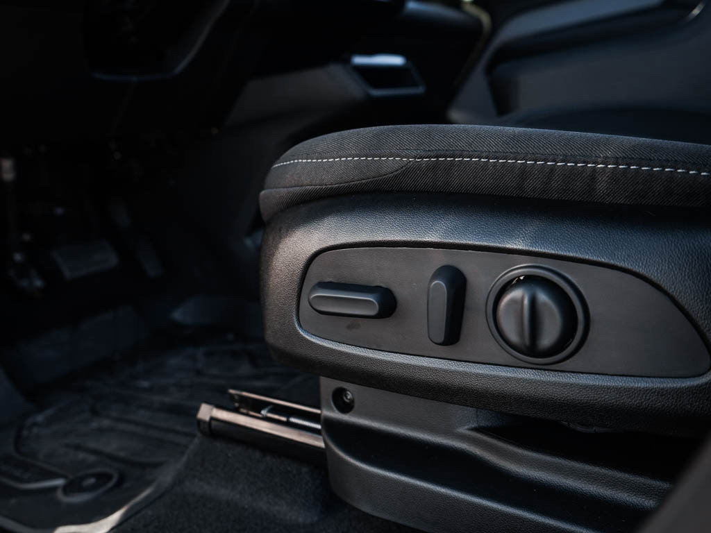 New 2027 Chevrolet Bolt LT w/ Comfort Package image 16