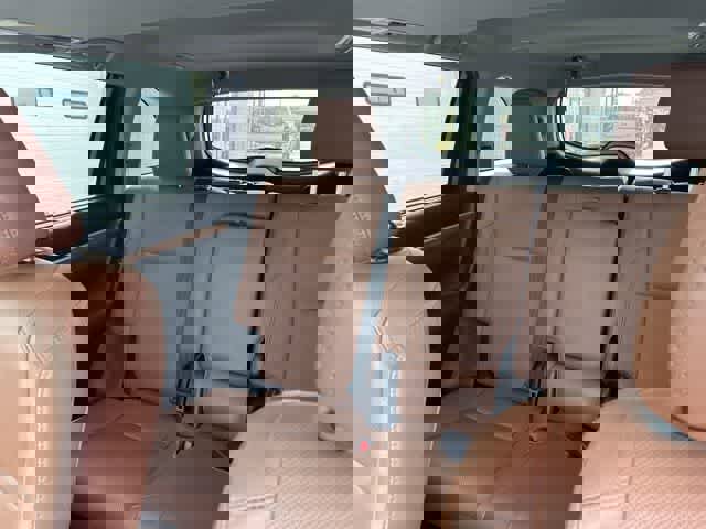 Used 2017 Toyota Highlander Limited AWD/4WD image 4