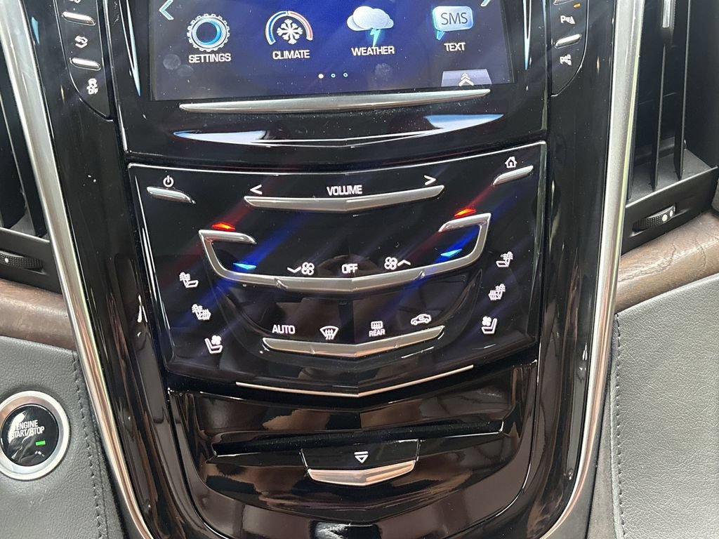Used 2019 Cadillac Escalade Luxury AWD/4WD image 17