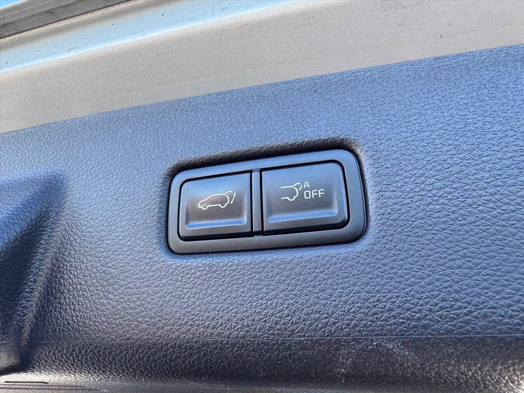 Certified 2025 Kia Carnival EX FWD image 11