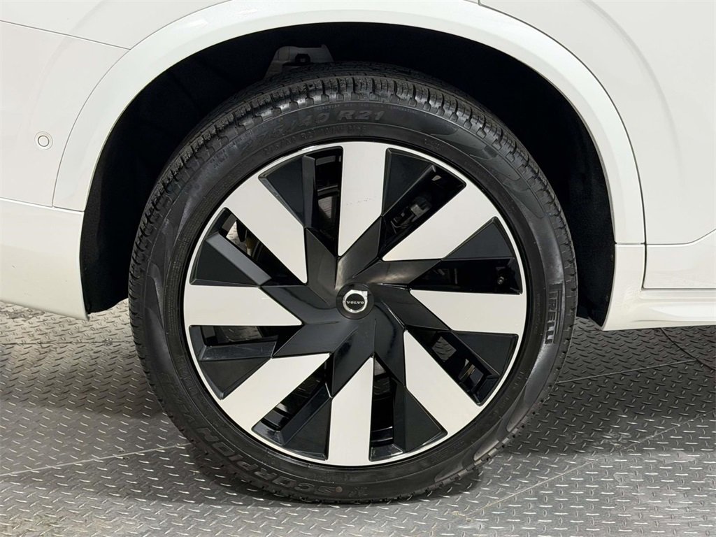 Used 2025 Volvo XC90 T8 Ultra image 8